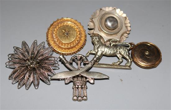 6 old silver and pinchbeck brooches